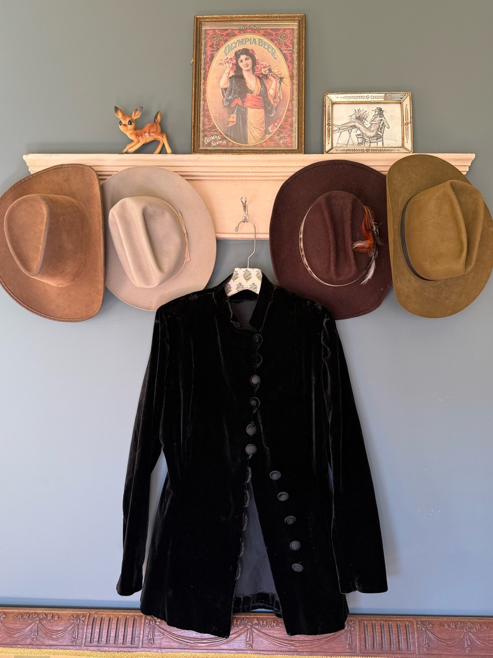 Custom-made one of a kind Vintage Black Velvet riding jacket sz medium 6/8
